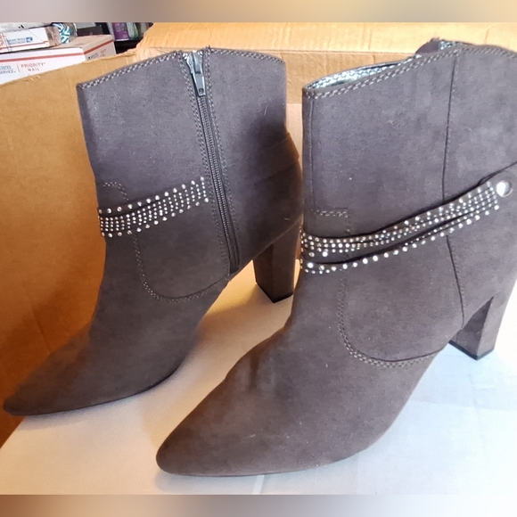 Size 11 M Ankle Boots - Picture 6 of 8